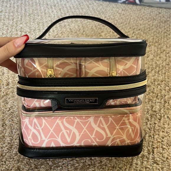 Like new victorias secret 4 piece make up bag set - Picture 1 of 7